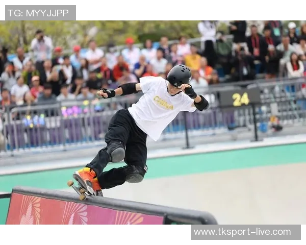 广州滑板队边路渗透战术解析与实战应用探讨